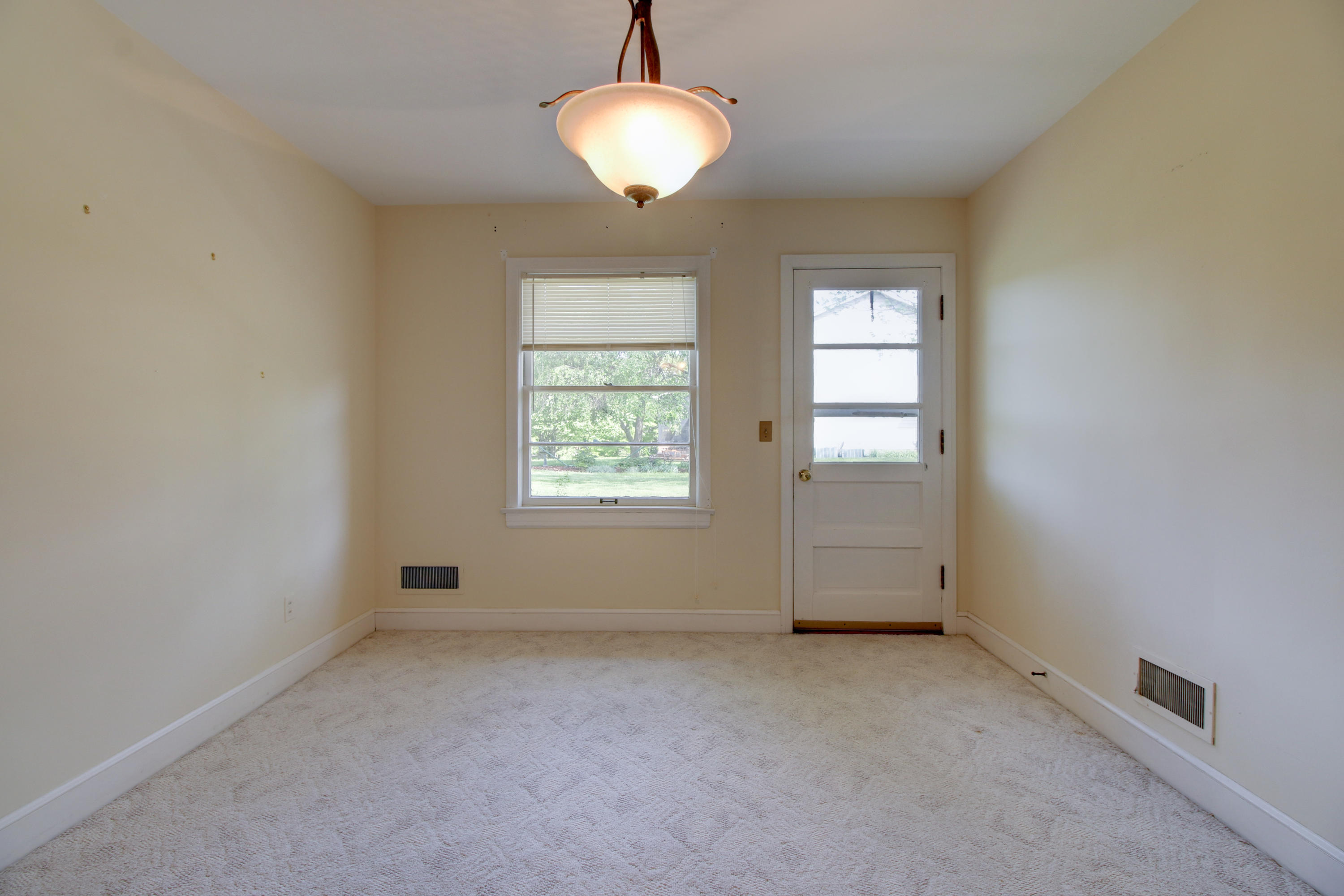 5129 Roselawn Road Roanoke, VA 24018 - Photo 14 of 33 _MG_8442_3_4