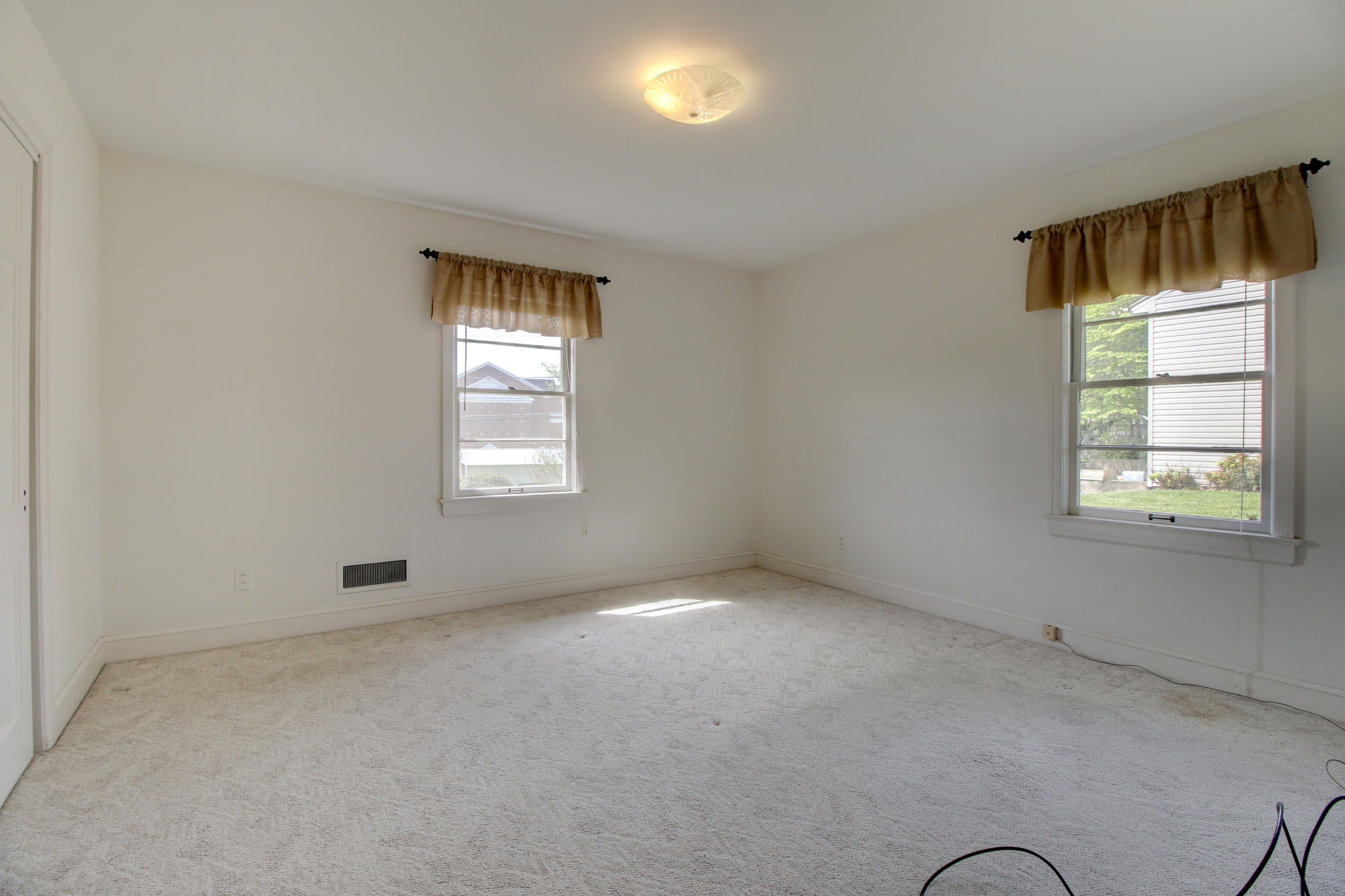 5129 Roselawn Road Roanoke, VA 24018 - Photo 18 of 33 _MG_8454_5_6