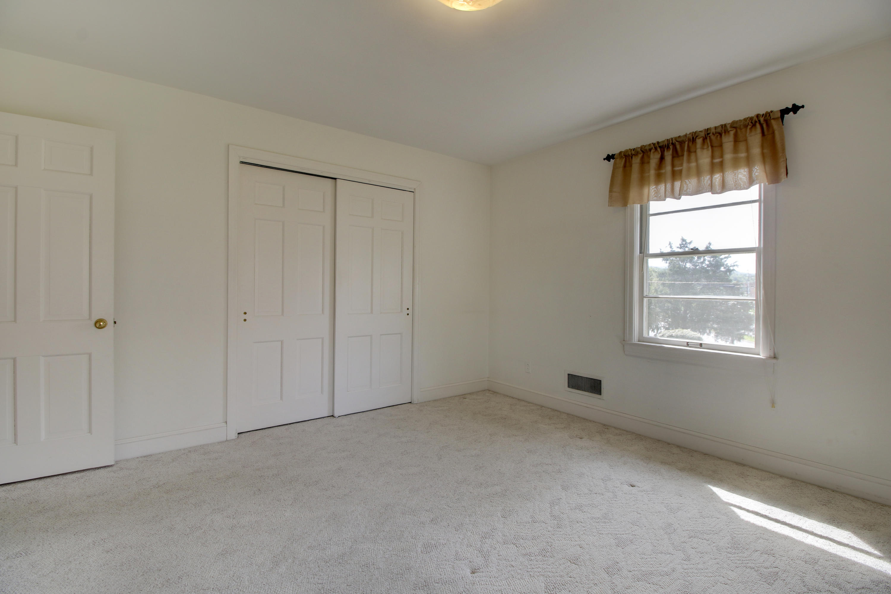 5129 Roselawn Road Roanoke, VA 24018 - Photo 19 of 33 _MG_8457_8_9