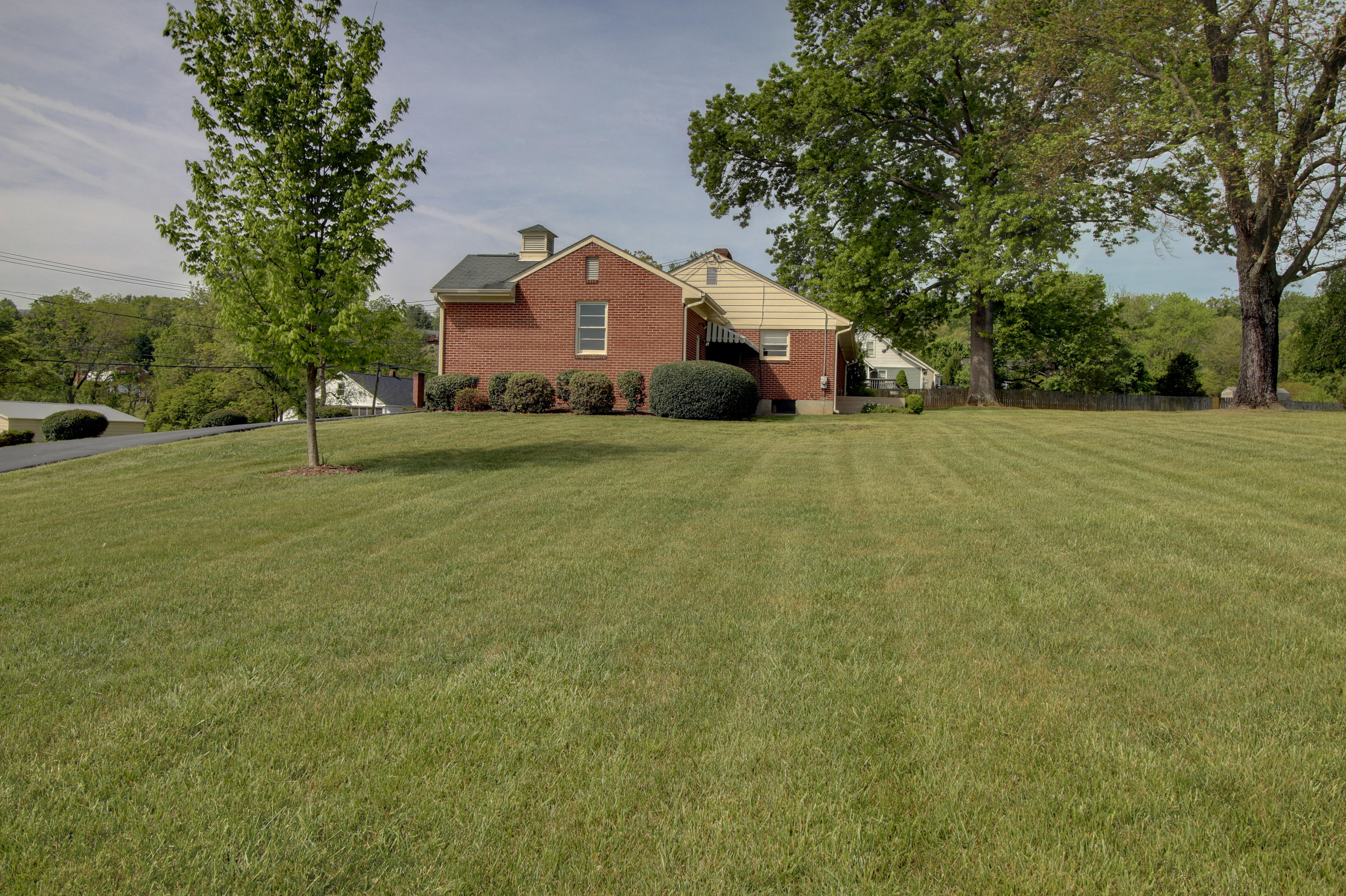 5129 Roselawn Road Roanoke, VA 24018 - Photo 30 of 33 _MG_8499_500_501