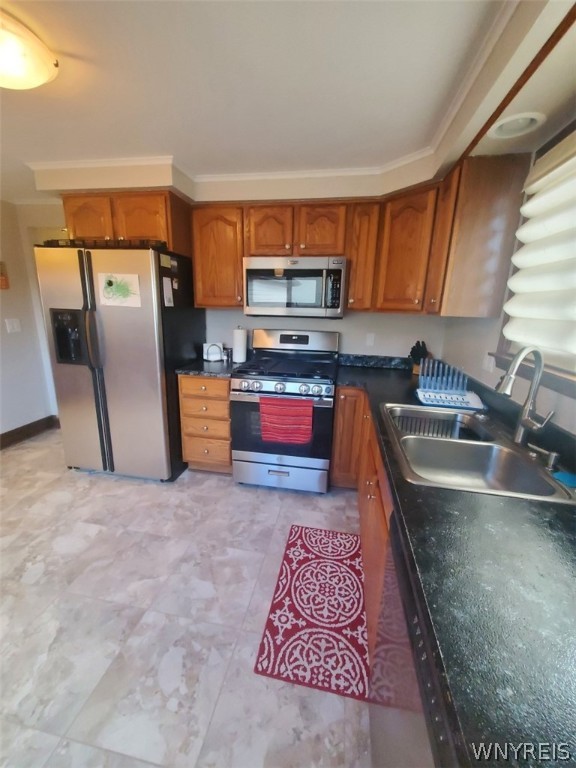 136 Rovner Place Hamburg, NY 14075 - Photo 8 of 45