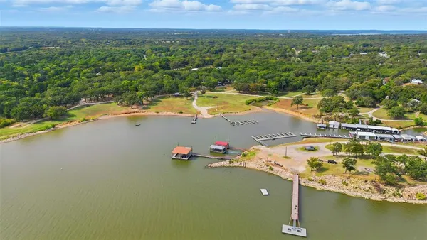 $180,000 | 402 North Shady Lane, Gordonville, TX 76245