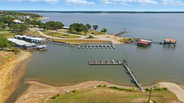$180,000 | 402 North Shady Lane, Gordonville, TX 76245