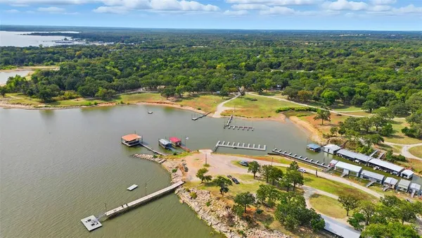 $180,000 | 402 North Shady Lane, Gordonville, TX 76245