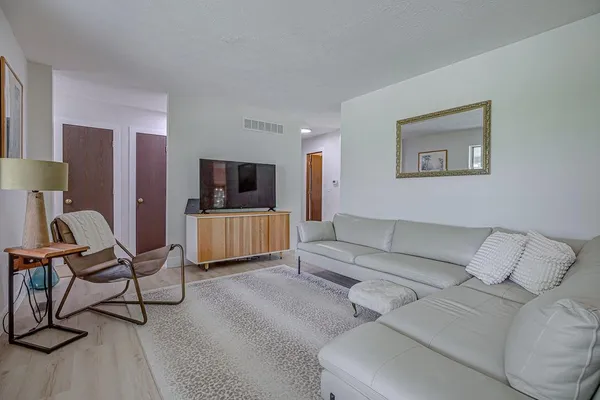 $359,900 | 1071 Hartford Circle, Lawrenceburg, IN 47025