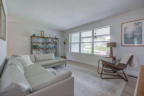 $359,900 | 1071 Hartford Circle, Lawrenceburg, IN 47025