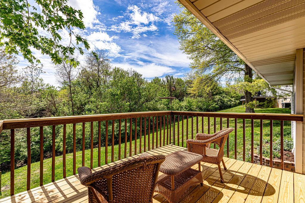 1071 Hartford Circle Lawrenceburg, IN 47025 - Photo 5 of 44