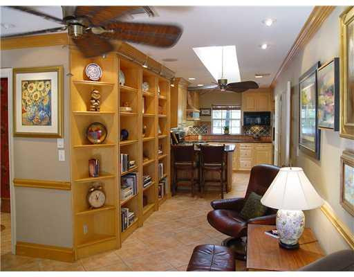 645 North Victoria Park Road Fort Lauderdale, FL 33304 - Photo 16 of 25 a living room with furniture