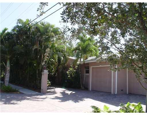 645 North Victoria Park Road Fort Lauderdale, FL 33304 - Photo 2 of 25 a view of a house with a tree