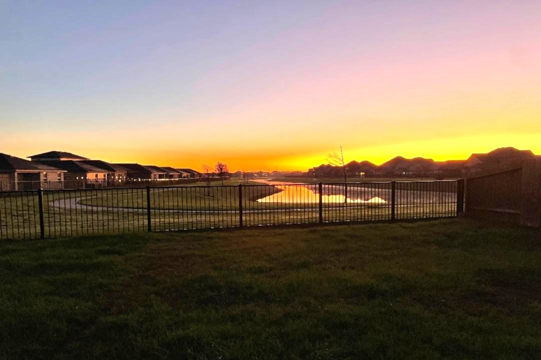 10723 Clfs Vw Drive Rosharon, TX 77583 - Photo 40 of 50 Enjoy those Texas sunsets in this backyard!