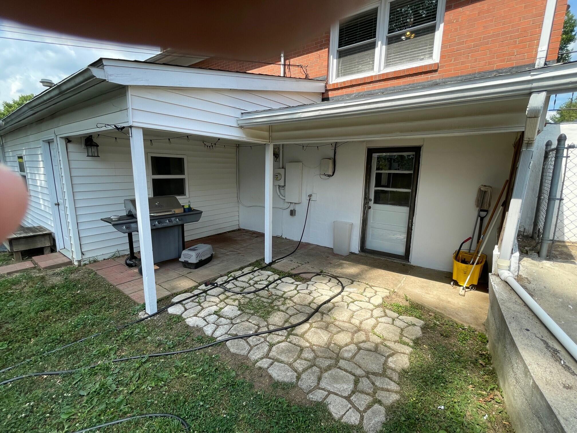 620 Kingston Road Lexington, KY 40505 - Photo 27 of 28 rear porch