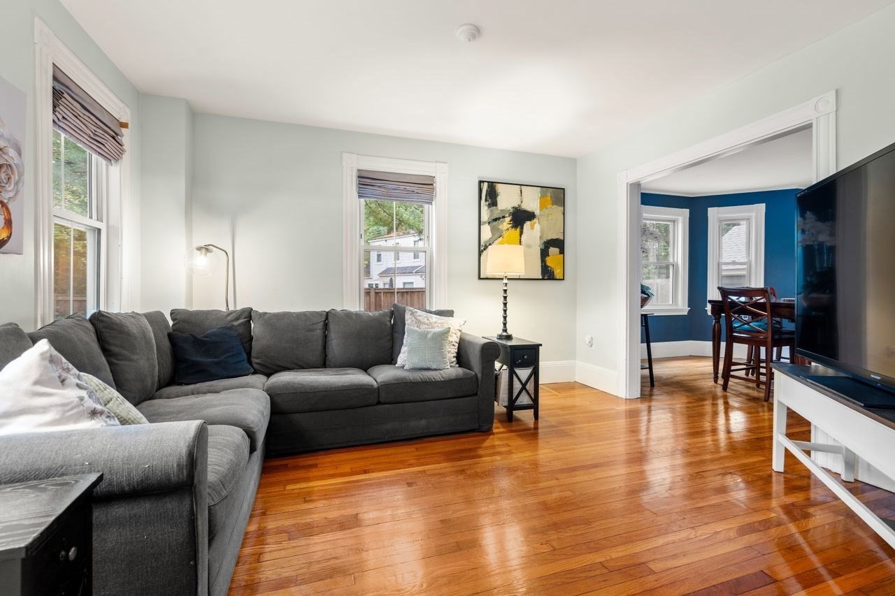 28 River Road Weston, MA 02493 - Photo 3 of 23 Gallery Image 3