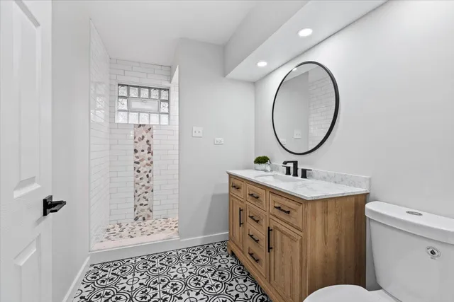 $565,000 | 10206 South St Louis Avenue, Evergreen Park, IL 60805