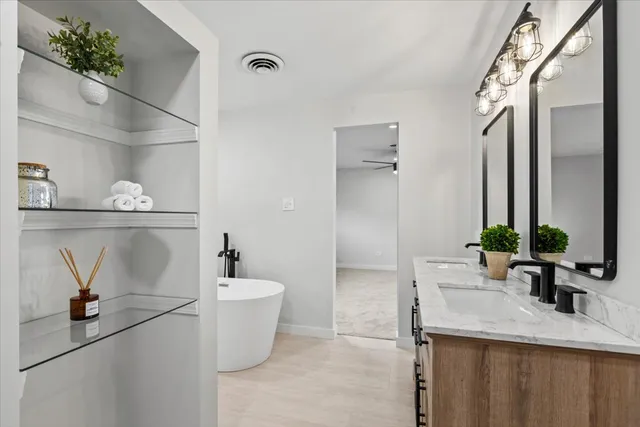 $565,000 | 10206 South St Louis Avenue, Evergreen Park, IL 60805