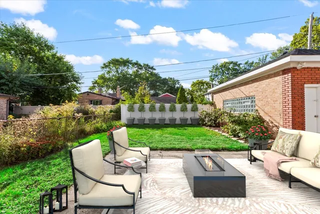 $565,000 | 10206 South St Louis Avenue, Evergreen Park, IL 60805