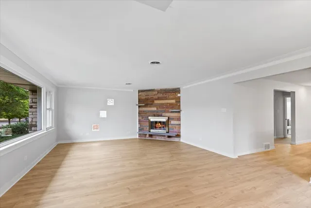 $565,000 | 10206 South St Louis Avenue, Evergreen Park, IL 60805