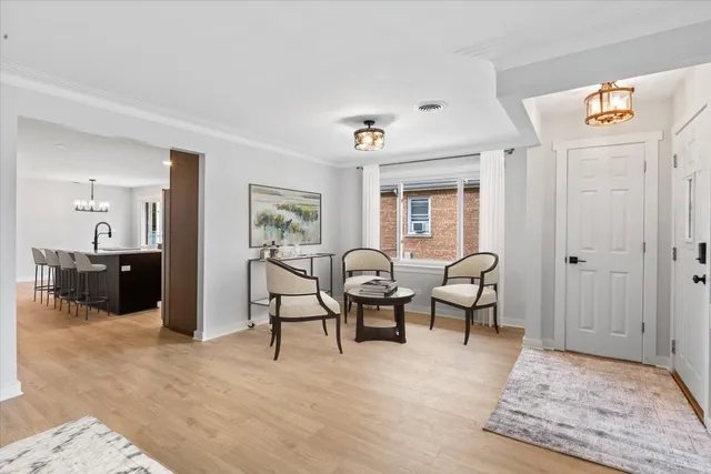 $565,000 | 10206 South St Louis Avenue, Evergreen Park, IL 60805