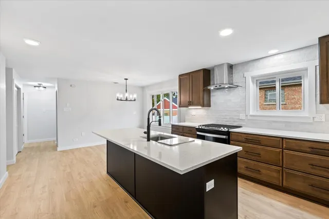 $565,000 | 10206 South St Louis Avenue, Evergreen Park, IL 60805