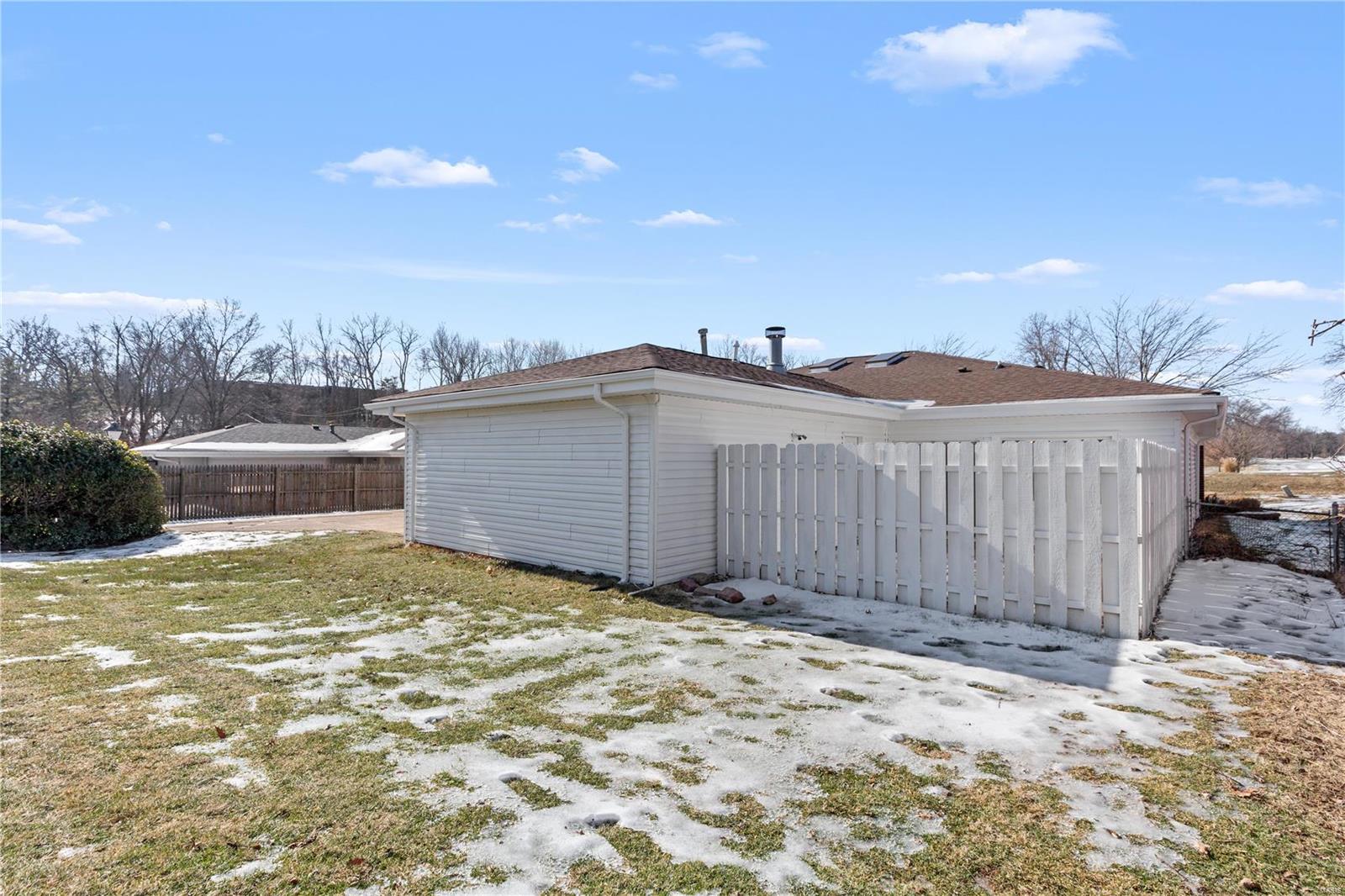 304 Holloway Road Ballwin, MO 63011 - Photo 26 of 27 Gallery Image 26