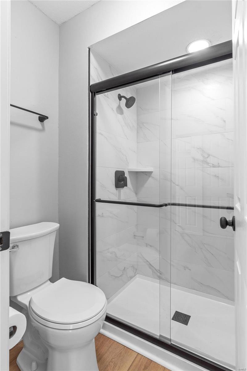 304 Holloway Road Ballwin, MO 63011 - Photo 7 of 27 Gallery Image 7