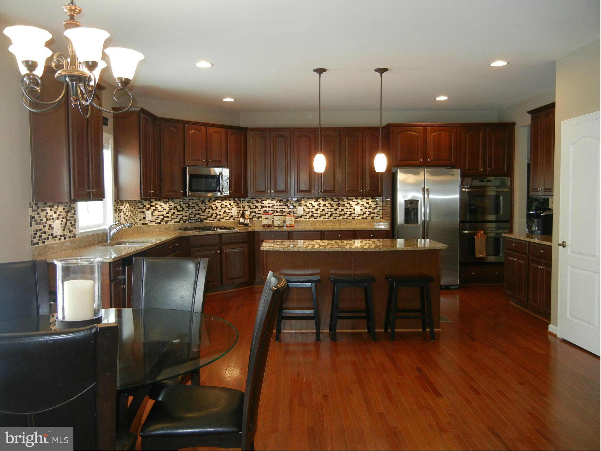23364 Minerva Drive Ashburn, VA 20148 - Photo 11 of 30 Kitchen