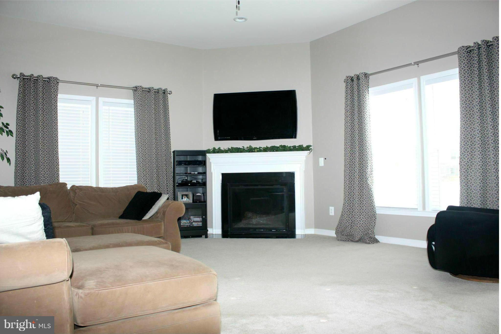 23364 Minerva Drive Ashburn, VA 20148 - Photo 16 of 30 Family Room