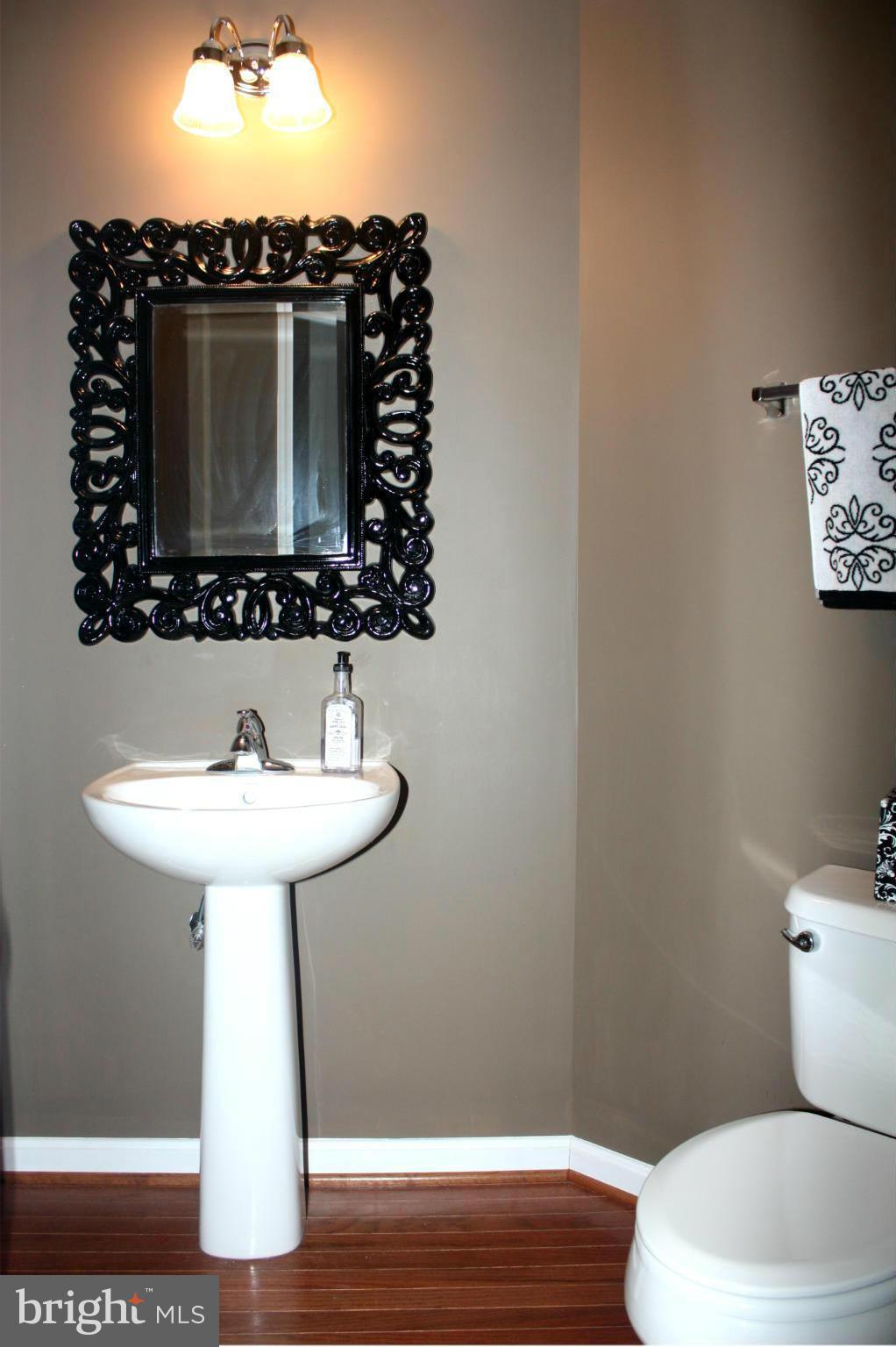 23364 Minerva Drive Ashburn, VA 20148 - Photo 18 of 30 Bath