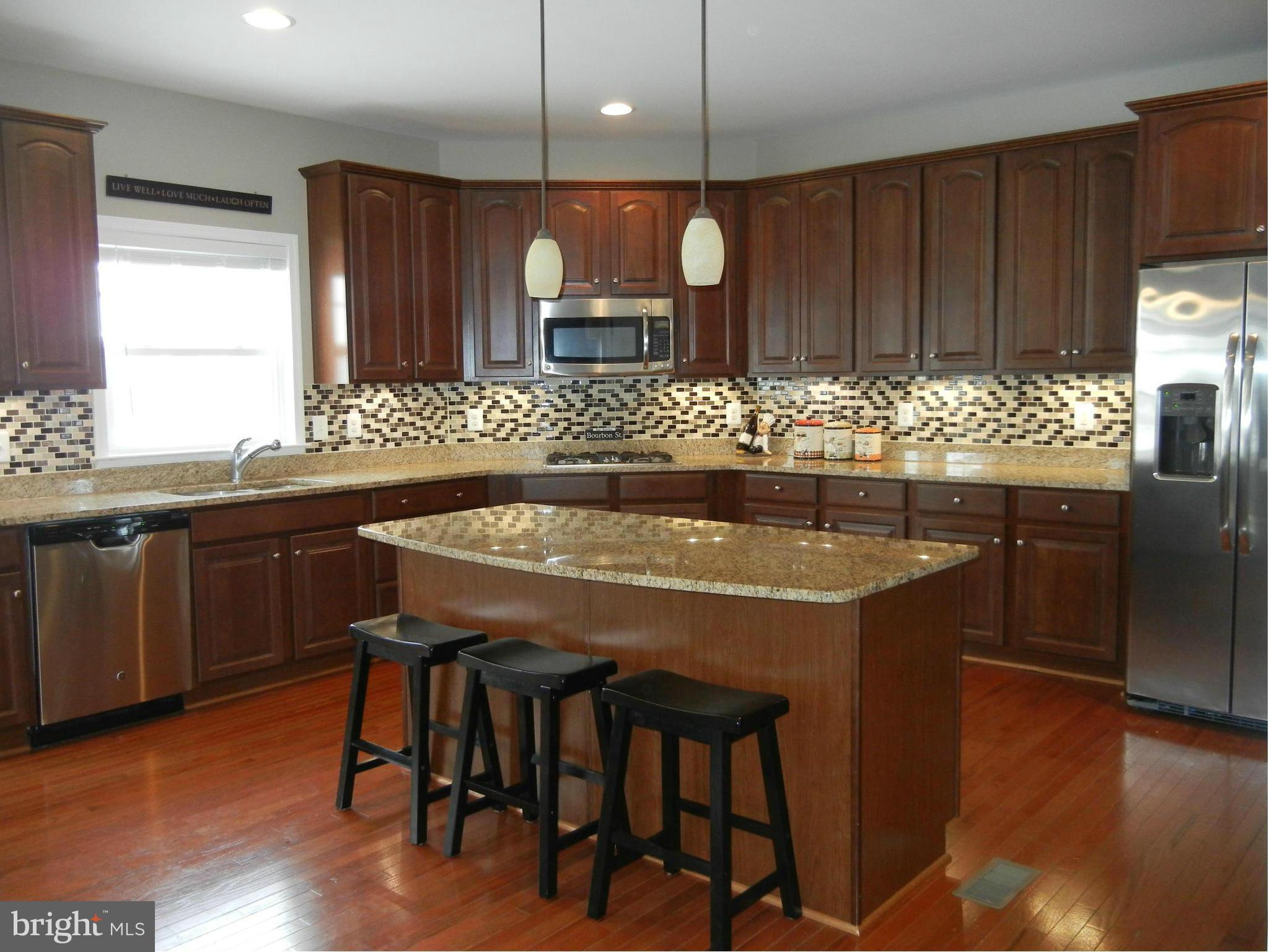 23364 Minerva Drive Ashburn, VA 20148 - Photo 10 of 30 Kitchen