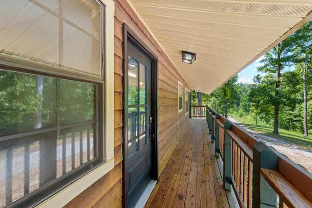 $574,900 | 10430 Highway 100, Henderson, TN 38340