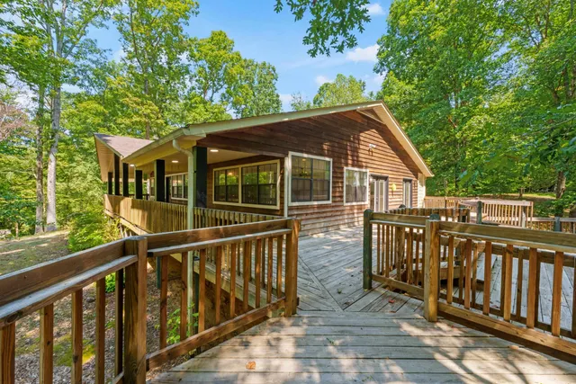 $574,900 | 10430 Highway 100, Henderson, TN 38340