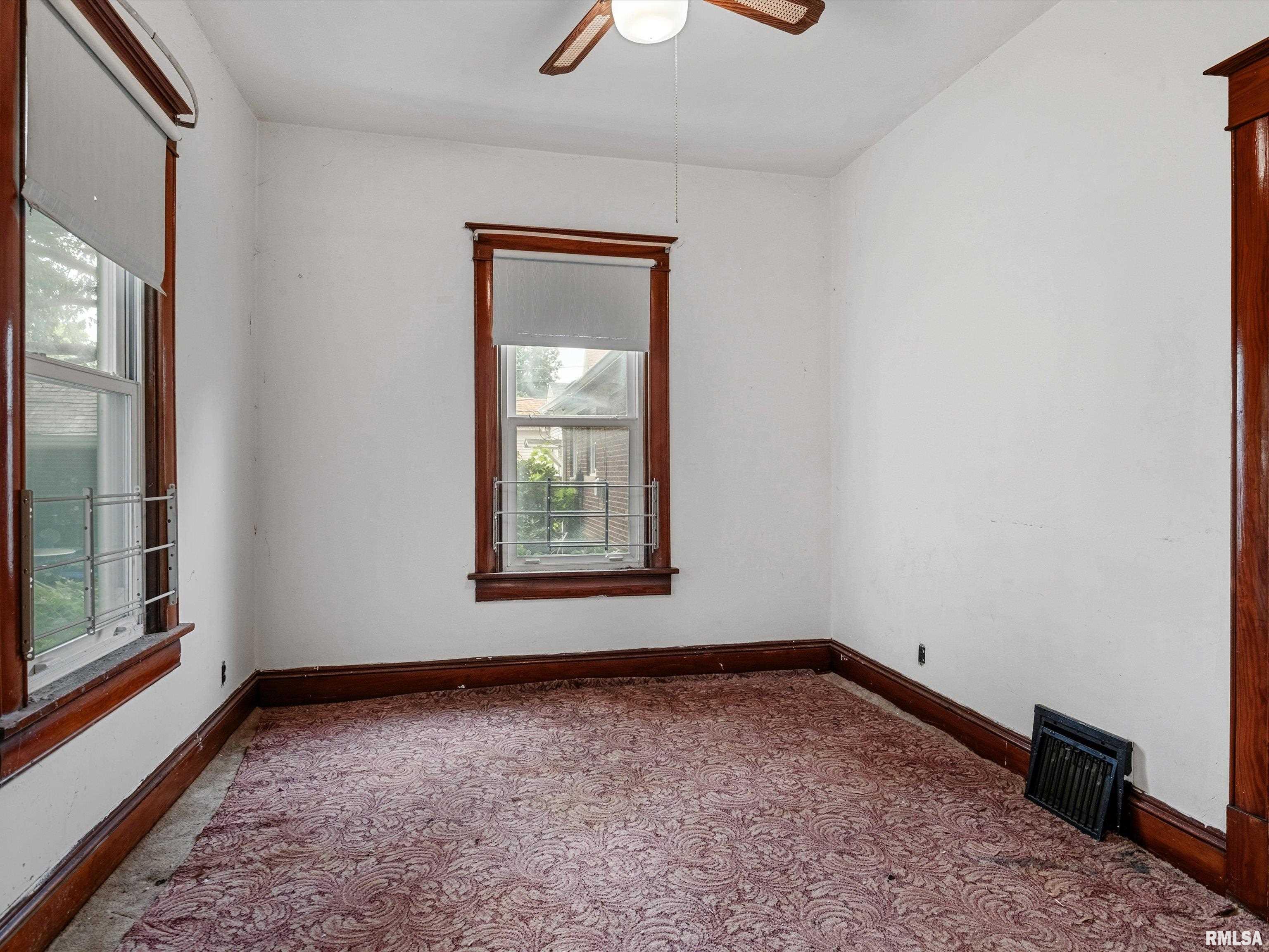 621 Wood Avenue Springfield, IL 62702 - Photo 10 of 21