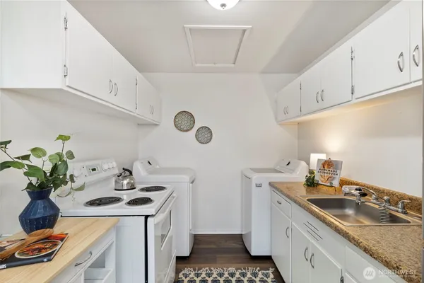$400,000 | 3326-3328 Halverson Avenue, Bremerton, WA 98310