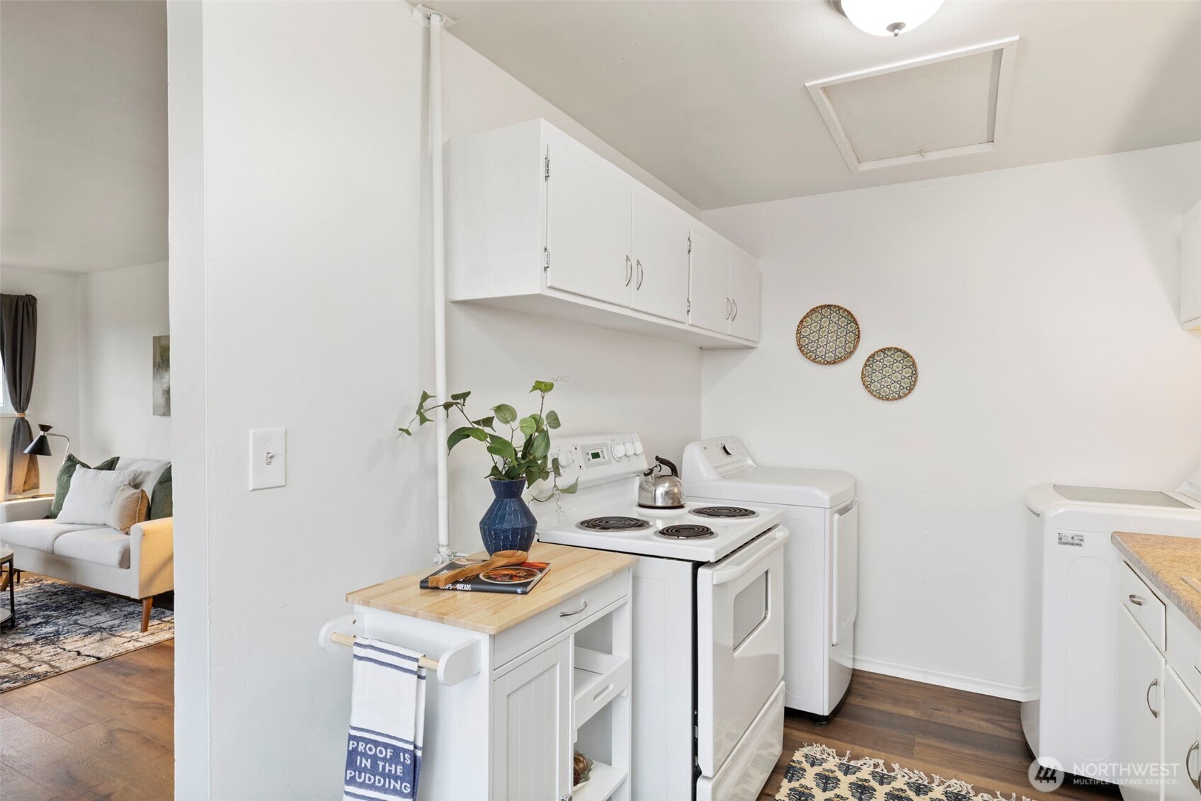 3326-3328 Halverson Avenue Bremerton, WA 98310 - Photo 21 of 36 a utility room with dryer and washer