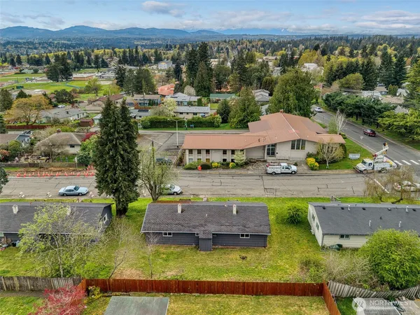 $400,000 | 3326-3328 Halverson Avenue, Bremerton, WA 98310