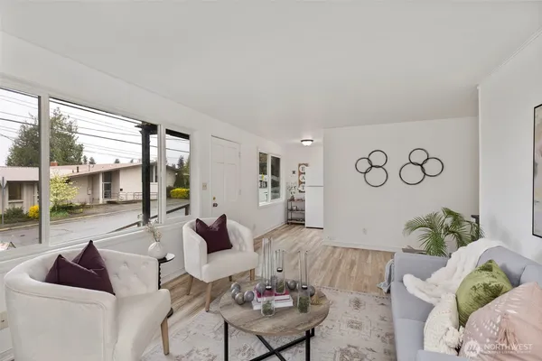 $400,000 | 3326-3328 Halverson Avenue, Bremerton, WA 98310