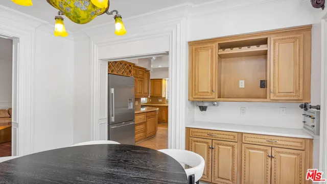 $27,500 | 9887 Carmelita Avenue, Beverly Hills, CA 90210