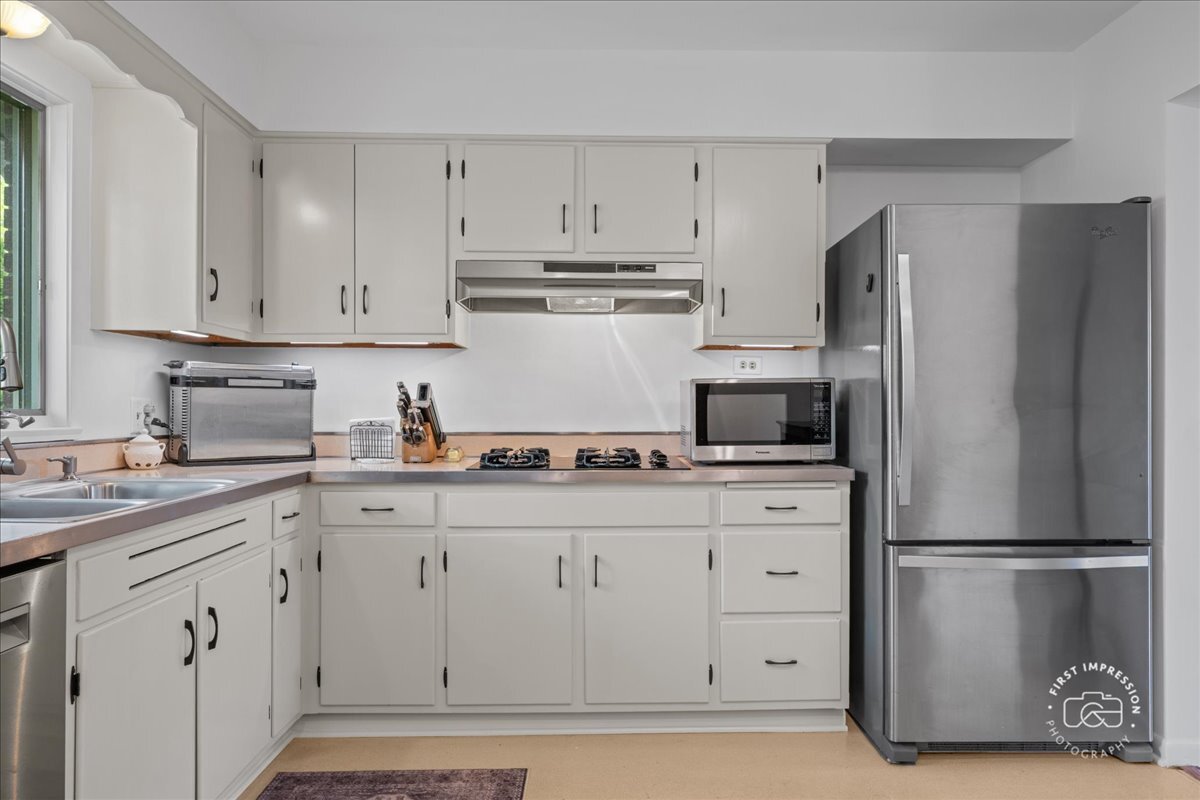 34W246 Giese Road Batavia, IL 60510 - Photo 13 of 34 Gallery Image 13