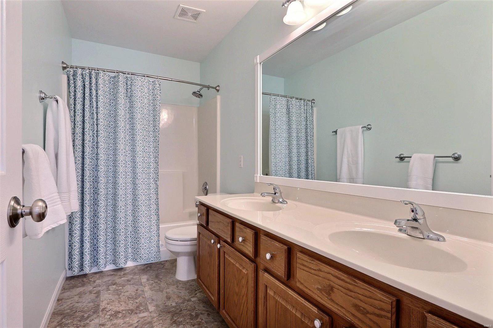 821 Castle Ridge Court Ballwin, MO 63021 - Photo 19 of 30 Gallery Image 19