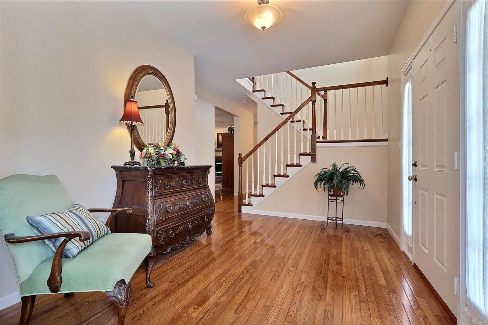 821 Castle Ridge Court Ballwin, MO 63021 - Photo 4 of 30 Gallery Image 4