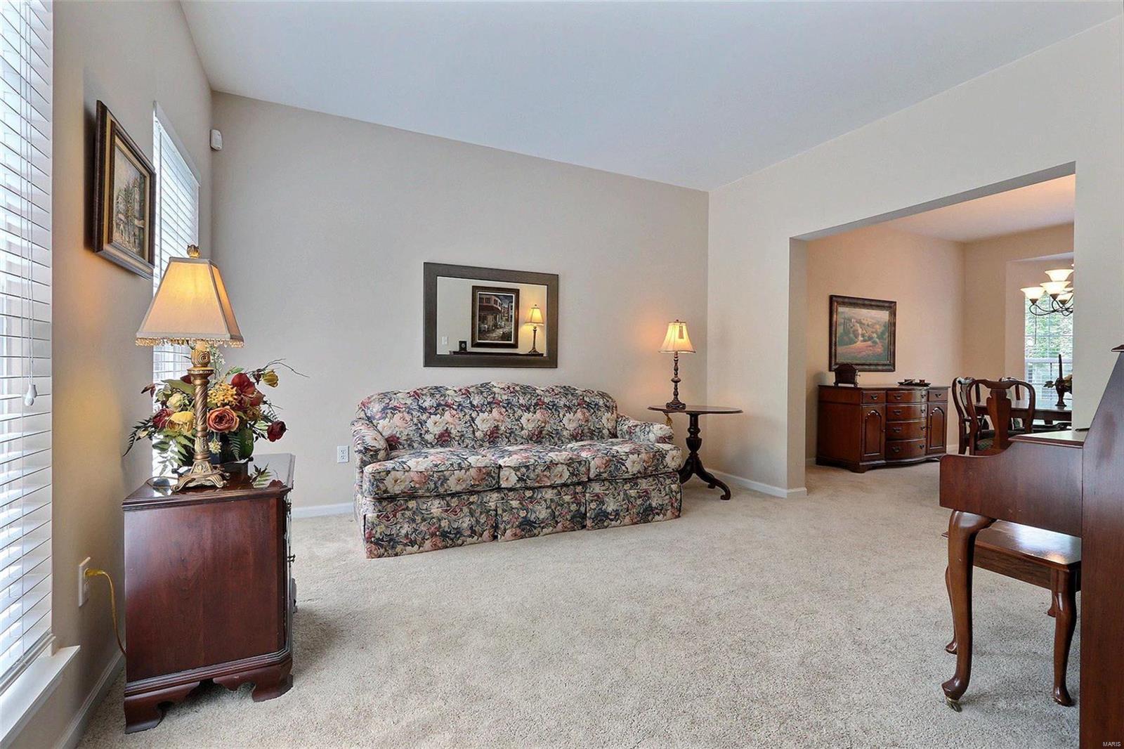 821 Castle Ridge Court Ballwin, MO 63021 - Photo 6 of 30 Gallery Image 6
