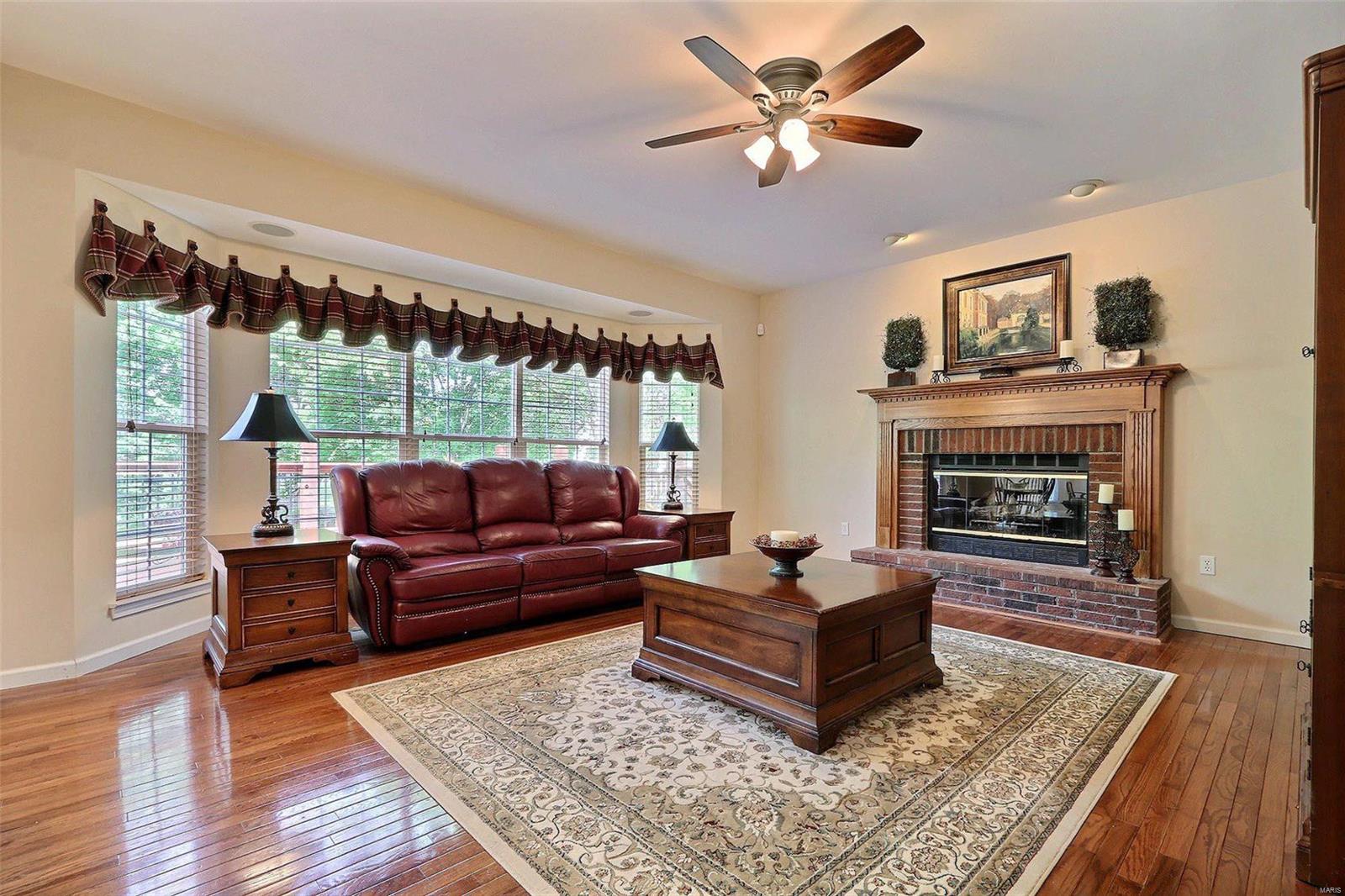 821 Castle Ridge Court Ballwin, MO 63021 - Photo 8 of 30 Gallery Image 8