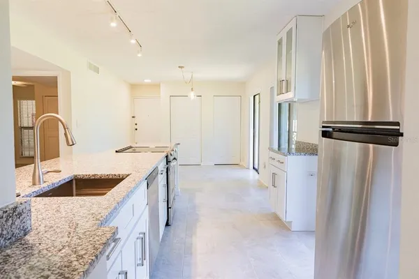 $179,000 | 208 North Lake Howard Drive, Unit 104, Winter Haven, FL 33881