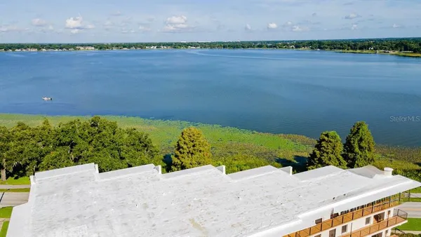 $179,000 | 208 North Lake Howard Drive, Unit 104, Winter Haven, FL 33881