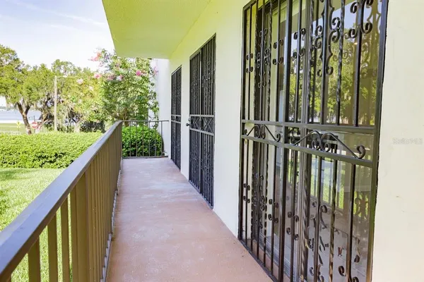 $179,000 | 208 North Lake Howard Drive, Unit 104, Winter Haven, FL 33881