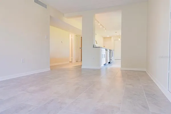 $179,000 | 208 North Lake Howard Drive, Unit 104, Winter Haven, FL 33881