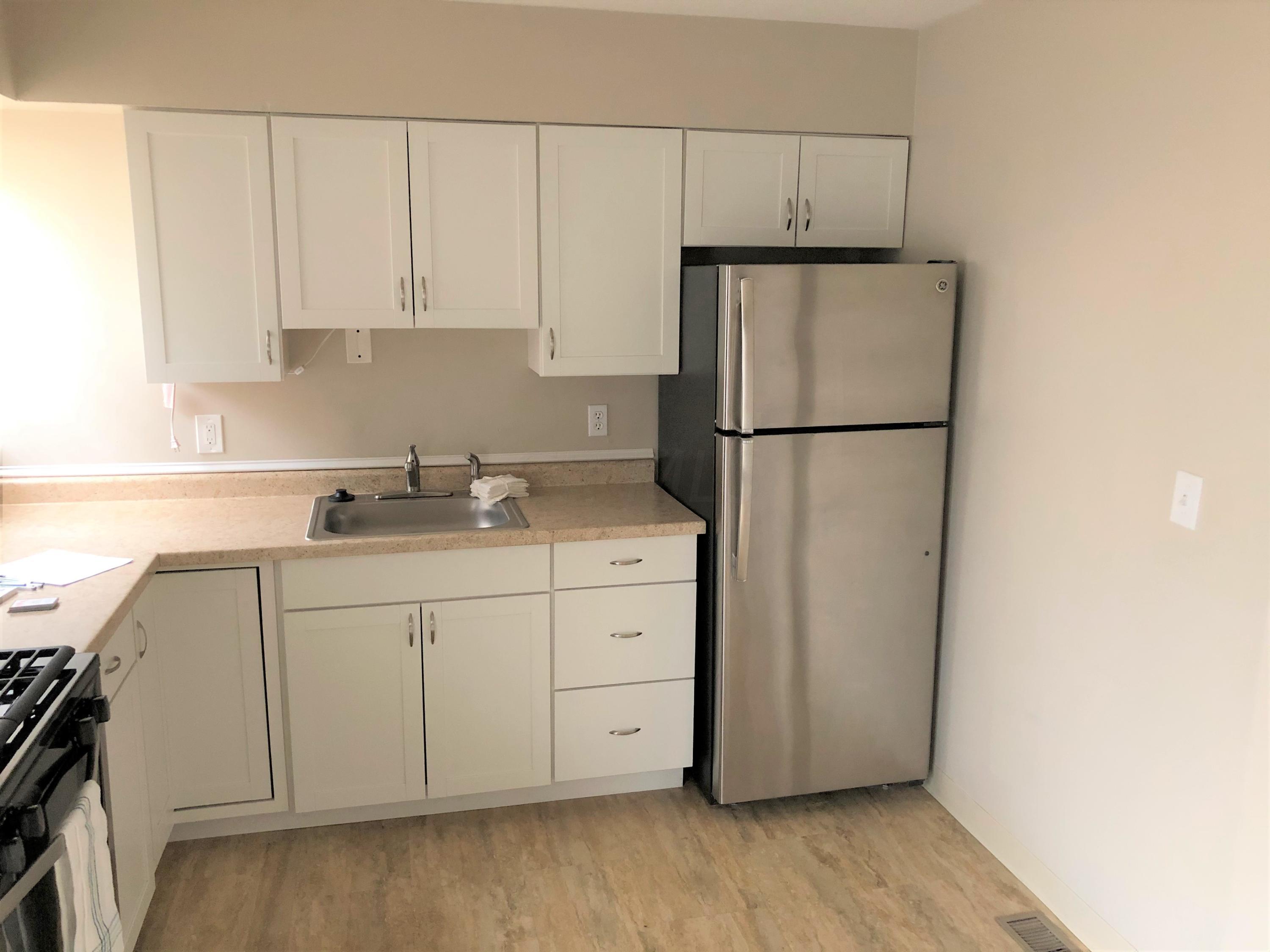 2098 Ridgeview Road, Unit B Upper Arlington, OH 43221 - Photo 1 of 22