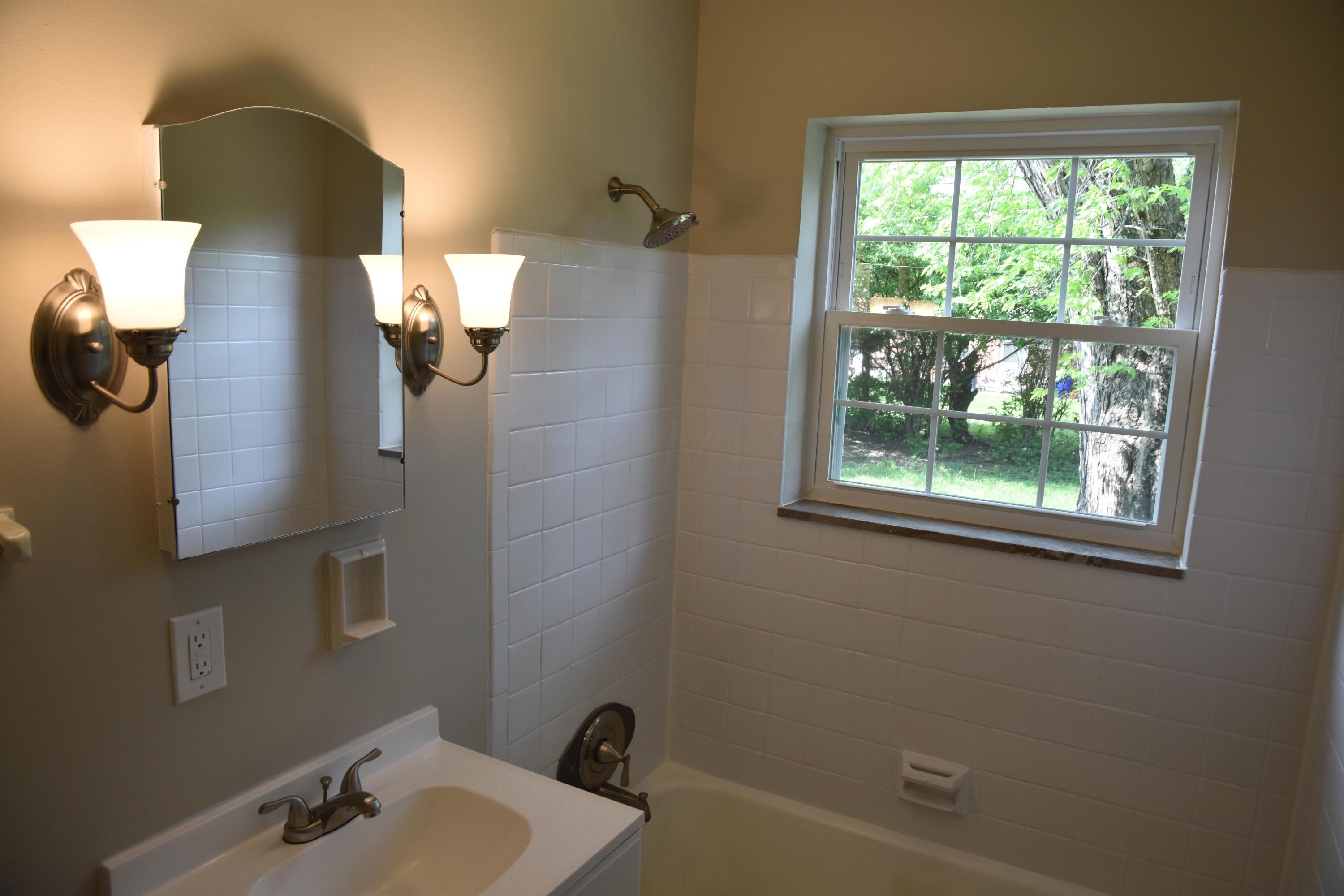 2098 Ridgeview Road, Unit B Upper Arlington, OH 43221 - Photo 21 of 22