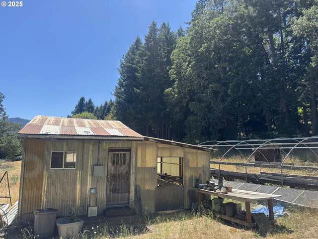 $495,000 | 589 Mehlwood Lane, Glendale, OR 97442