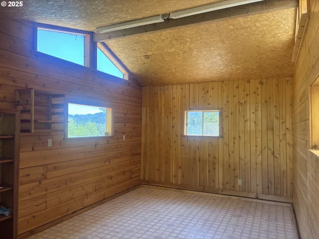 $495,000 | 589 Mehlwood Lane, Glendale, OR 97442