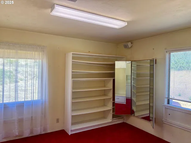 $495,000 | 589 Mehlwood Lane, Glendale, OR 97442